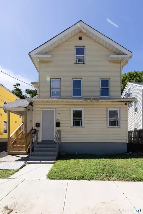 102 Franklin St, Meriden, CT 06450