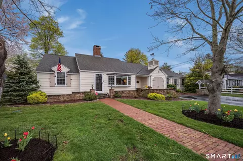 6 Cedar Island Ave, Clinton, CT 06413