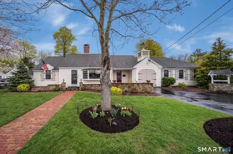6 Cedar Island Ave, Clinton, CT 06413