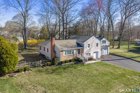 32 Styles Ln, Norwalk, CT 06850
