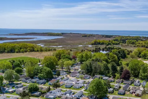 View/Area - 92 Fourth Ave, Madison, CT 06443 photo 1 of 2