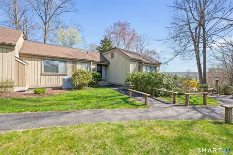 110 Heritage Vlg #B, Southbury, CT 06488