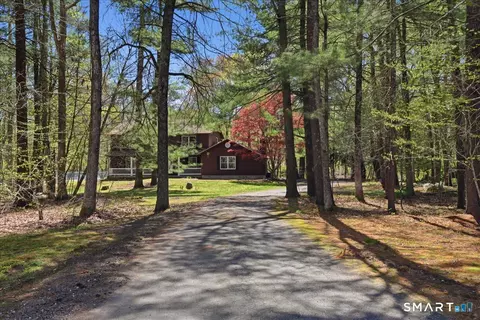 1 Scalise Dr, Columbia, CT 06237