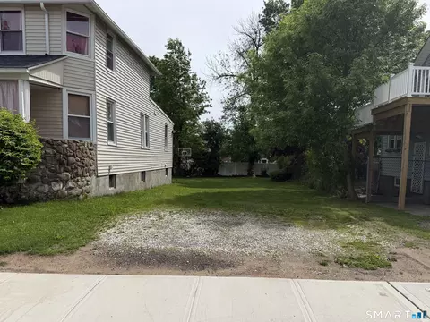 30 Arlington St, West Haven, CT 06516