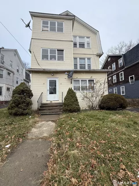 28-30 Kenneth St, Hartford, CT 06114