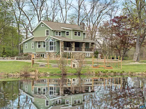 18 Rimmon Rd, Woodbridge, CT 06525