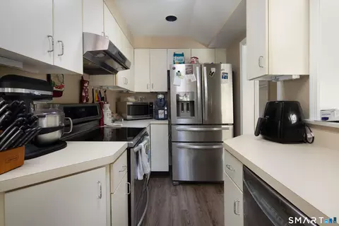 Kitchen - 255 Dibble Hill Rd, Cornwall, CT 06796 photo 2 of 2