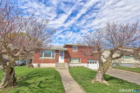 401 Hill St, Waterbury, CT 06704