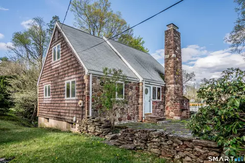 54 Flagg Rd, West Hartford, CT 06117