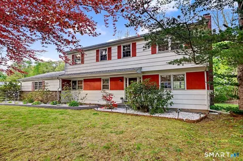 60 Rosebrook Dr, Stratford, CT 06614