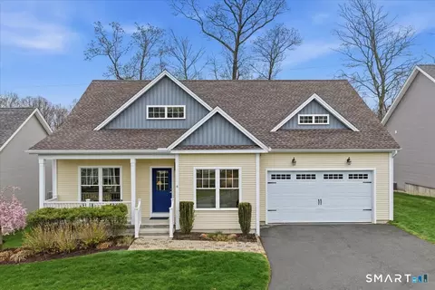 14 Essex Glen Dr #4, Essex, CT 06426