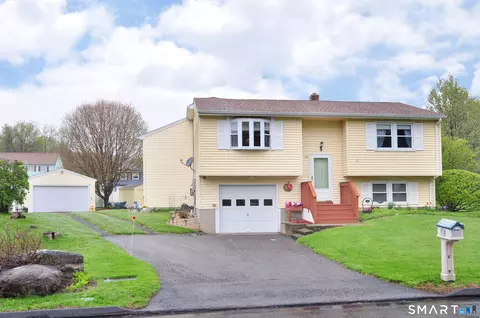 20 Lawrence Ln, Torrington, CT 06790