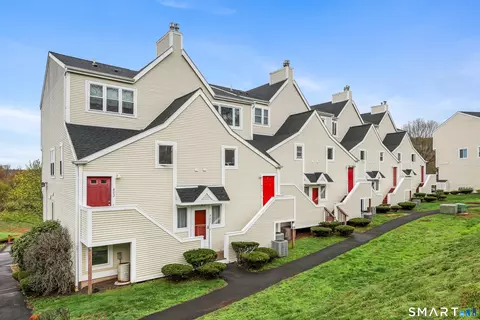173 Russo Ave #408, East Haven, CT 06513
