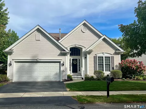 30 Wadsworth Ln #30, Wallingford, CT 06492