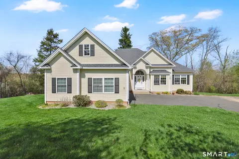 5 Beaudry Ln, Bloomfield, CT 06002