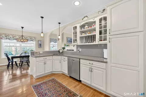Kitchen - 5 Beaudry Ln, Bloomfield, CT 06002 photo 2 of 6