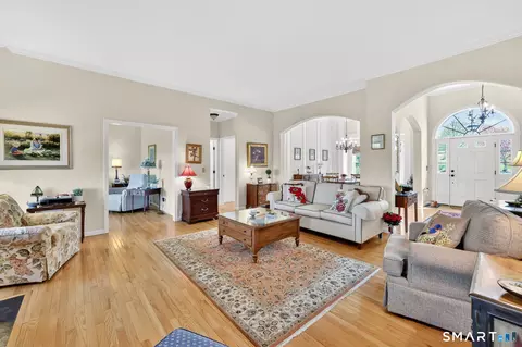 Living - 5 Beaudry Ln, Bloomfield, CT 06002 photo 1 of 5