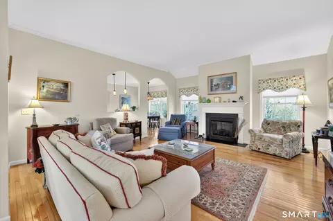 Living - 5 Beaudry Ln, Bloomfield, CT 06002 photo 4 of 5