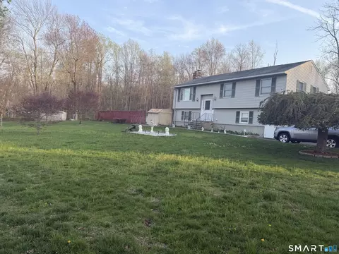 2 Ken Oaks Dr, Danbury, CT 06810