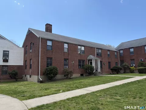 218 Virginia Ave #C, Bridgeport, CT 06610