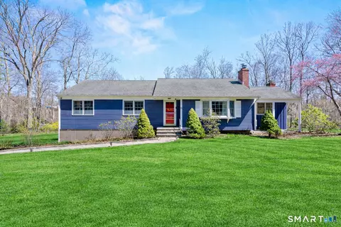 19 Merrimac Dr, Trumbull, CT 06611