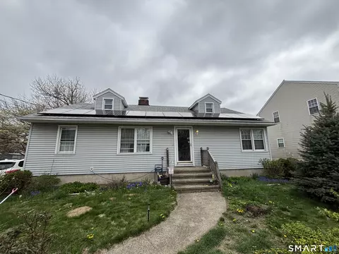 48 Opal St, Milford, CT 06460