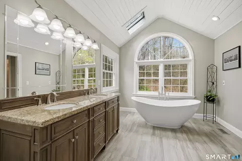 Bath - 40 Deer Hill Rd, Redding, CT 06896 photo 1 of 6