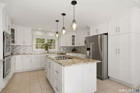 Kitchen - 40 Deer Hill Rd, Redding, CT 06896 photo 2 of 3