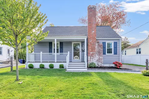 21 Aimes Dr, West Haven, CT 06516