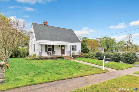 21 Grove St, Shelton, CT 06484