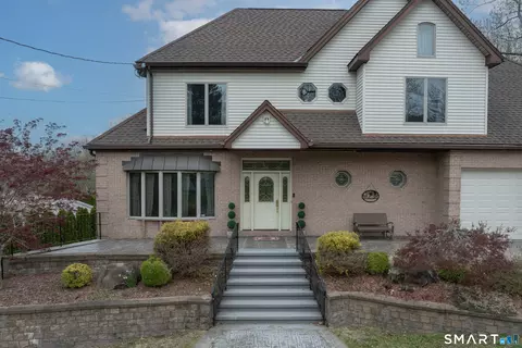 113 Pinnacle Rd, Plainville, CT 06062