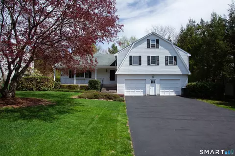 6 Kerr Farm Rd, Simsbury, CT 06070