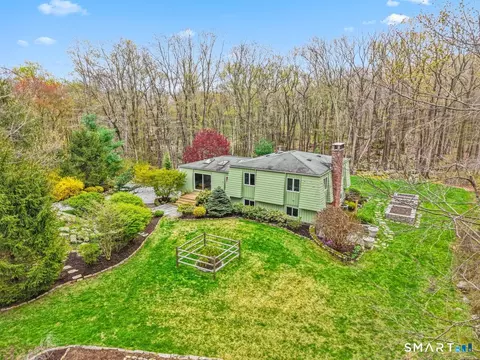 Exterior - 86 Seventy Acre Rd, Redding, CT 06896 photo 4 of 11