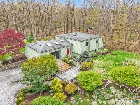 Exterior - 86 Seventy Acre Rd, Redding, CT 06896 photo 2 of 11
