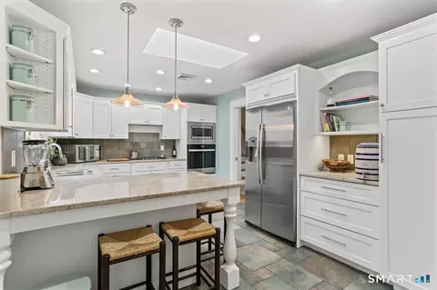 Kitchen - 86 Seventy Acre Rd, Redding, CT 06896 photo 3 of 4