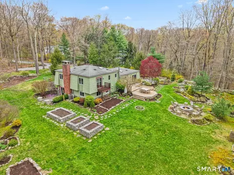 Exterior - 86 Seventy Acre Rd, Redding, CT 06896 photo 3 of 11