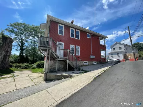 30 Chappell St, New London, CT 06320