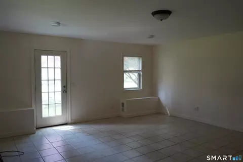 Living - 437 Providence Tpke, Hampton, CT 06247 photo 4 of 4