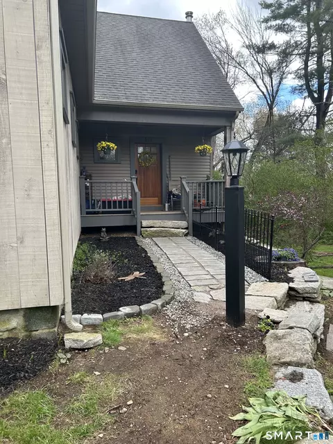 Exterior - 437 Providence Tpke, Hampton, CT 06247 photo 2 of 10