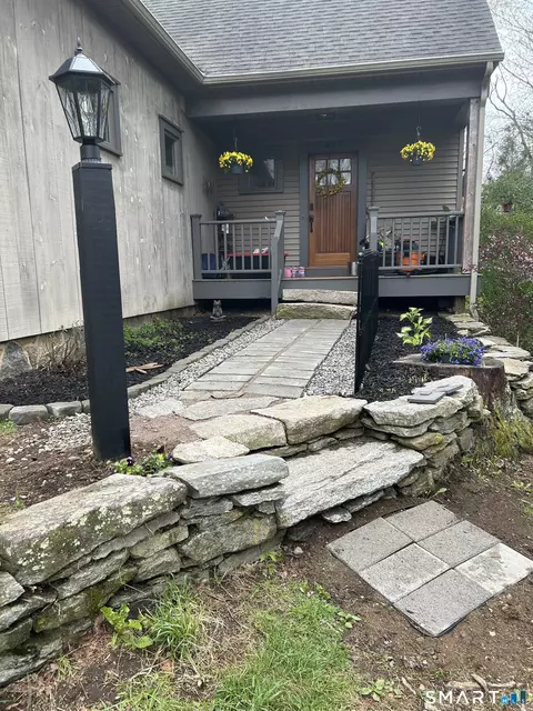 Exterior - 437 Providence Tpke, Hampton, CT 06247 photo 3 of 10