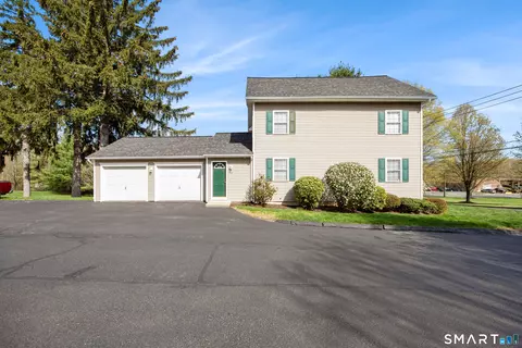 127 Burritt St #14, Plantsville, CT 06479