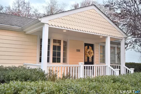 150 Black Point Rd, Niantic, CT 06357