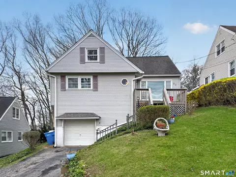 93 Wayland Ave, Waterbury, CT 06708