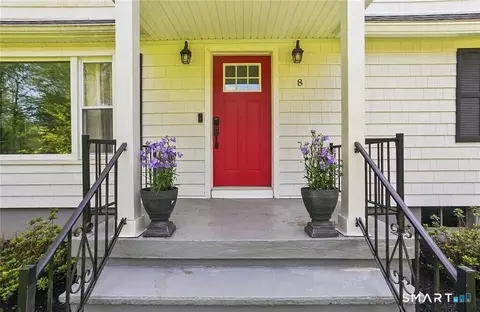 8 Ferndale Dr, Easton, CT 06612