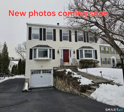 5 Lacey Ln, Norwalk, CT 06854