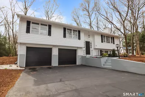 14 Dean Dr, Glastonbury, CT 06073