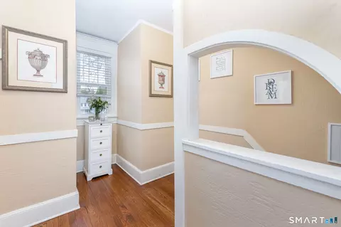 Entry Way - 75 Harmon St, Hamden, CT 06517 photo 4 of 4