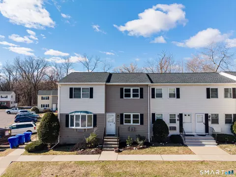 56 Elm St #40, Enfield, CT 06082
