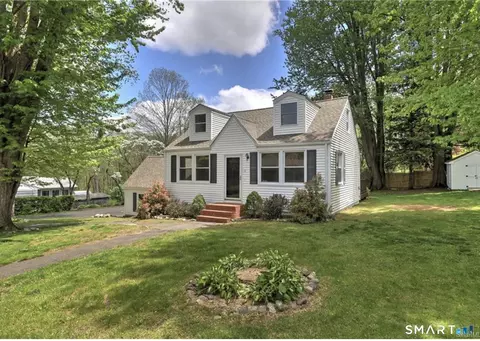 6 Prospect Dr, Newtown, CT 06470