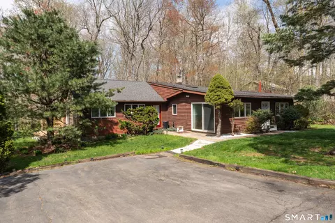 292 Shore Dr, Guilford, CT 06437